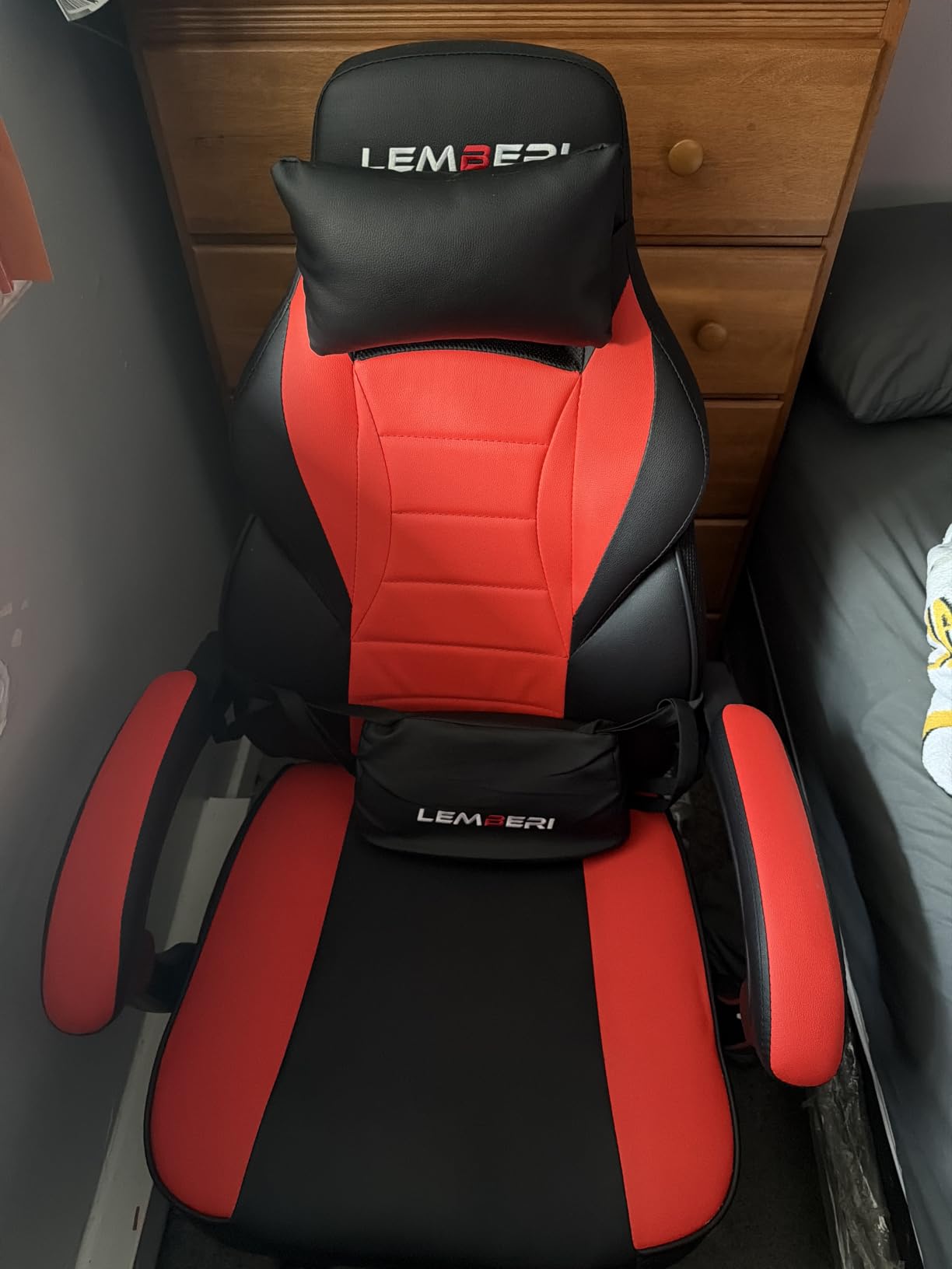LEMBERI Big and Tall Gaming Chair, 400lb Capacity, Red customer photo 1