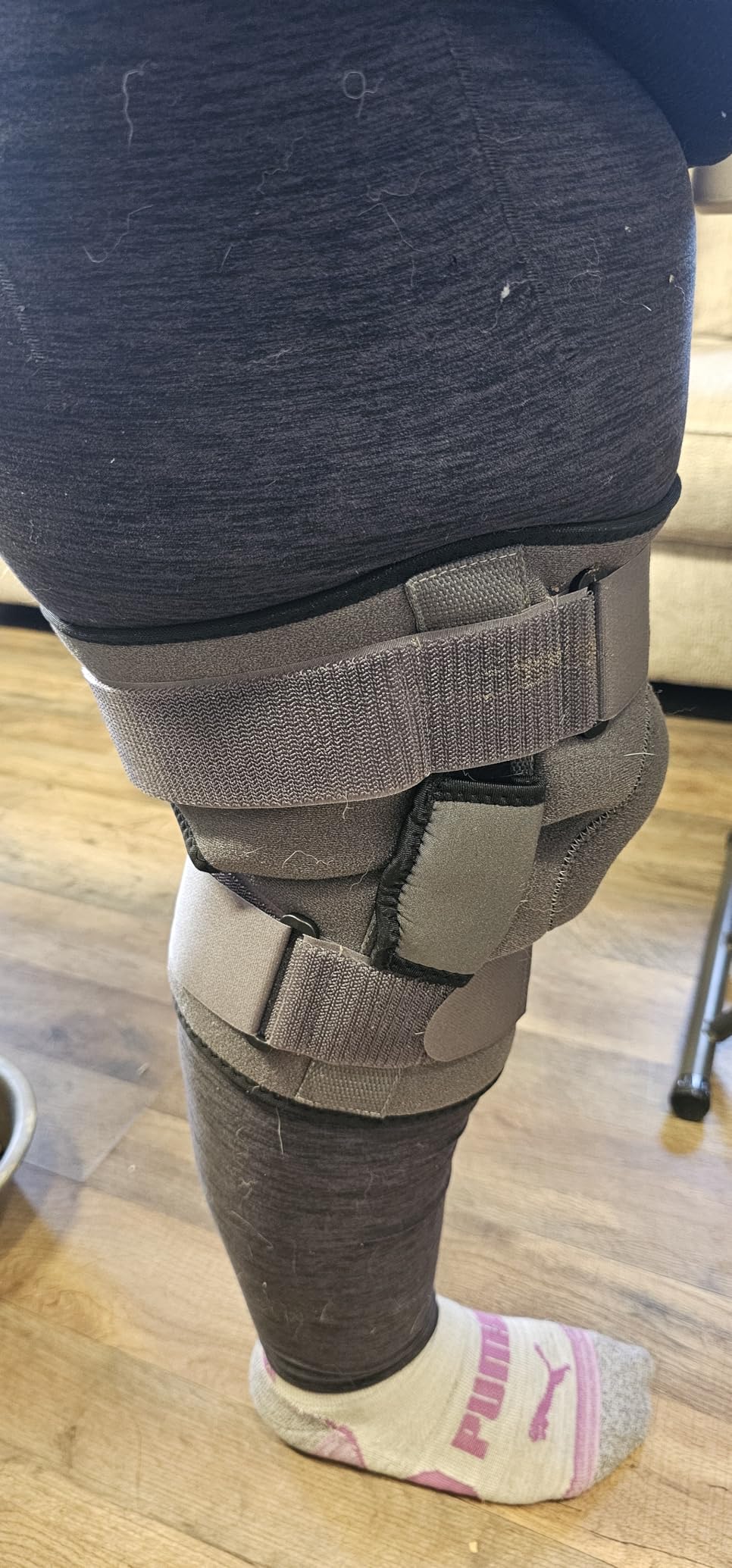 Sparthos Knee Brace for Women & Men - Meniscus Tear Support - Gray-L customer photo 1