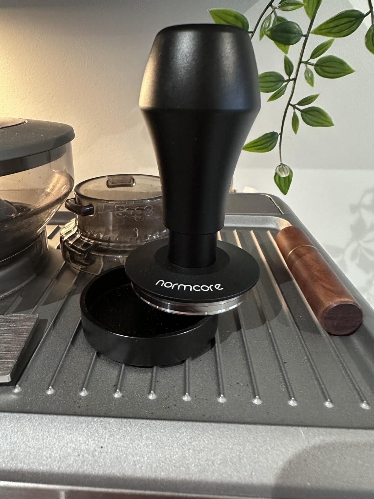 Normcore V4 Coffee Tamper 53.3mm - Spring-Loaded Tamper - Barista Espresso Tamper with 15lb / 25lb / 30lbs Replacement Springs - Anodized Aluminum Handle and Stand - Flat Base, Black customer photo 2