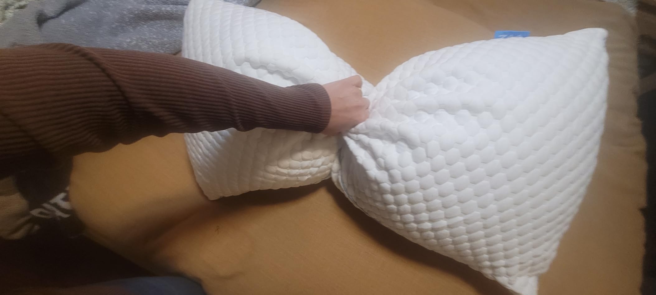 Cooling Shredded Memory Foam Bed Pillows, Queen Size, Set of 2, 20 x 30 in customer photo 1