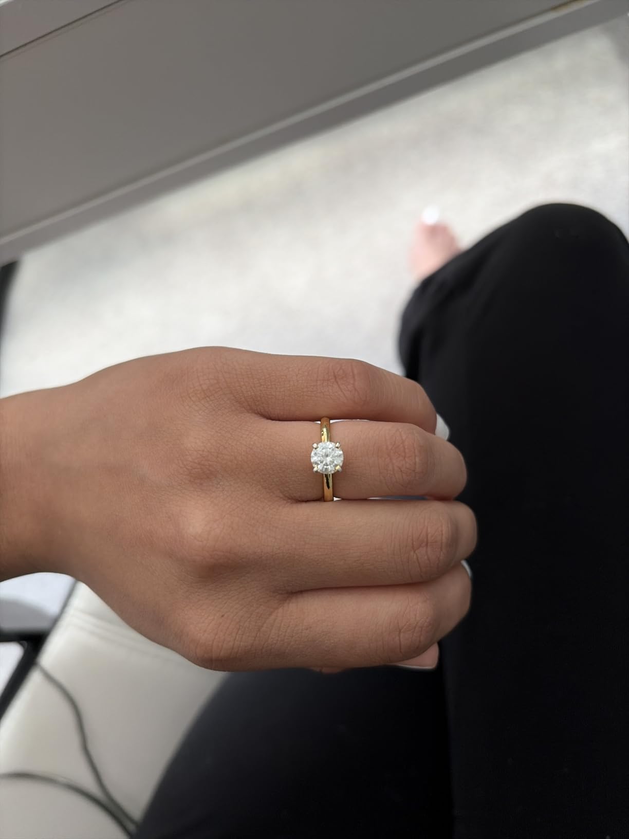 IMOLOVE Moissanite Engagement Rings for Women Round Oval Solitaire & Pave customer photo 2