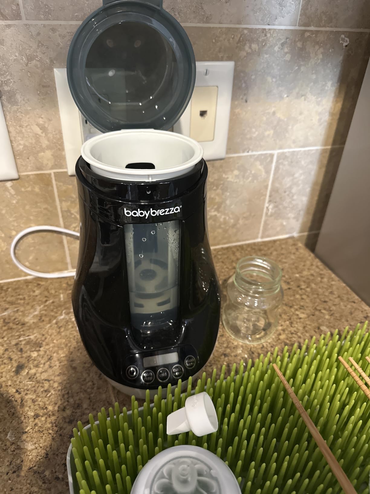 Baby Brezza Fast Baby Milk Warmer for All Bottles of Formula + Breastmilk customer photo 2