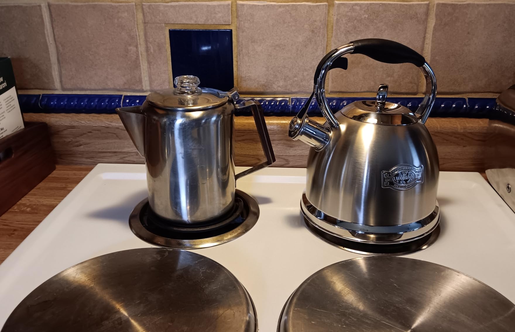 Whistling Stovetop Tea Kettle Food Grade Stainless Steel, Hot Water Fast to Boil for Stove Top-3.0Q customer photo 1