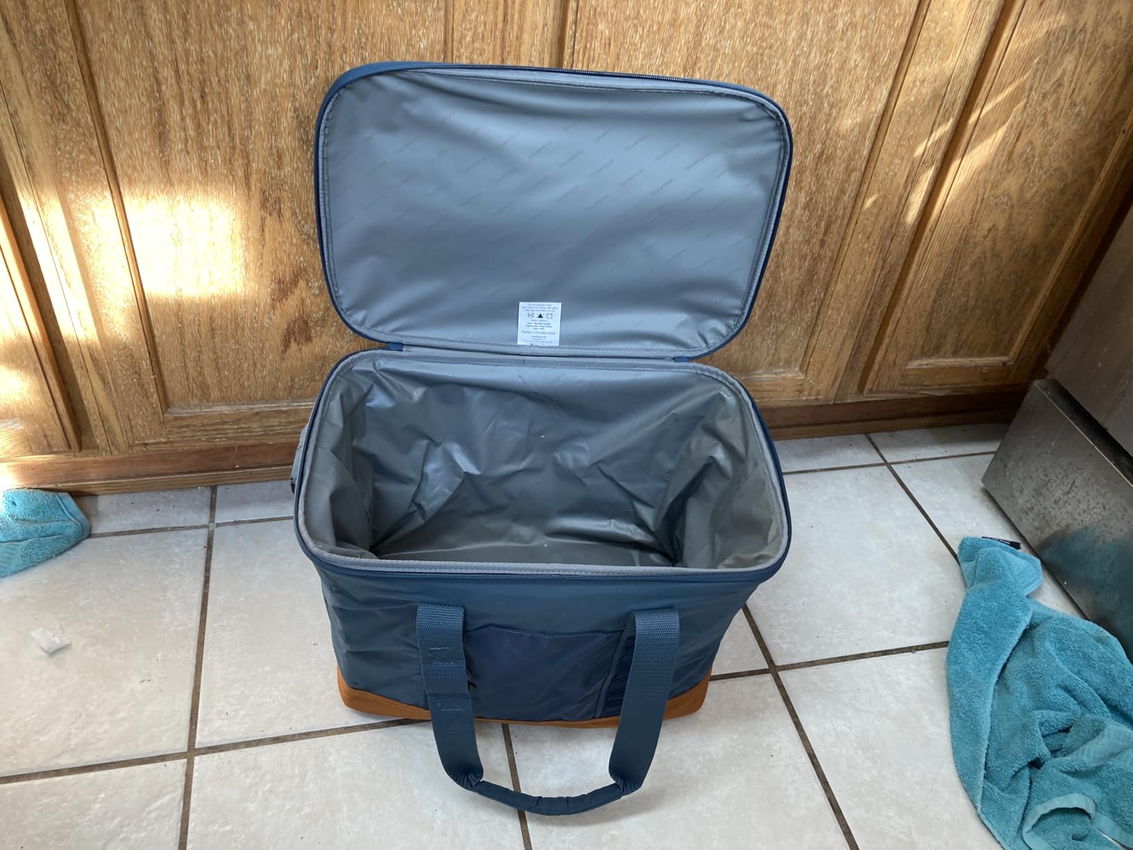 CleverMade 50 Can Pacifica Collapsible Cooler, Ocean/Cognac customer photo 1