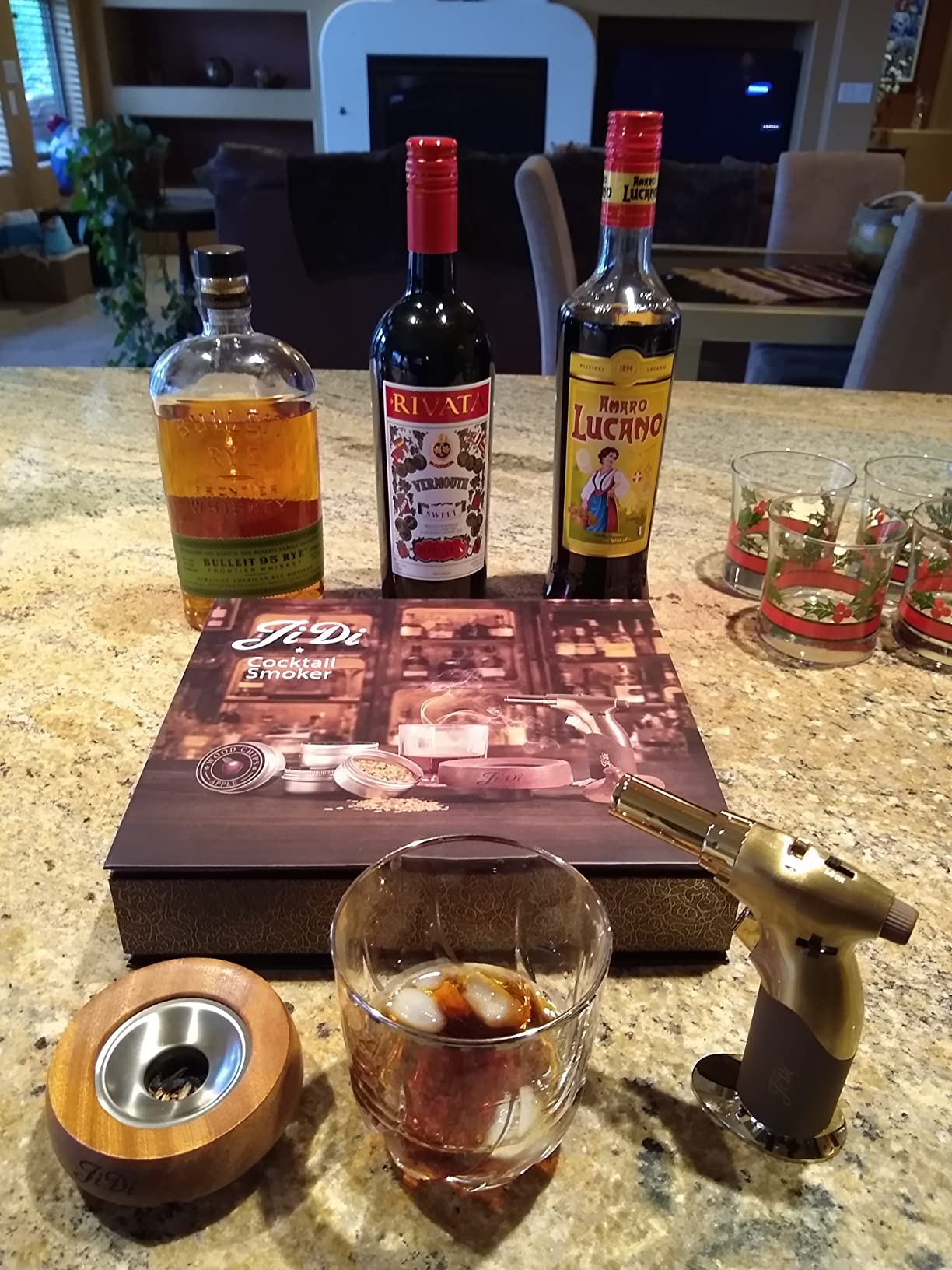 JIDI Whiskey Smoker Kit with Torch & Wood Chips, Old Fashioned Cocktail Smoker Kit, Bourbon Cocktail Smoker Kit, Ideal Gift for Men, Dad & Whiskey Lovers (No Butane) customer photo 1