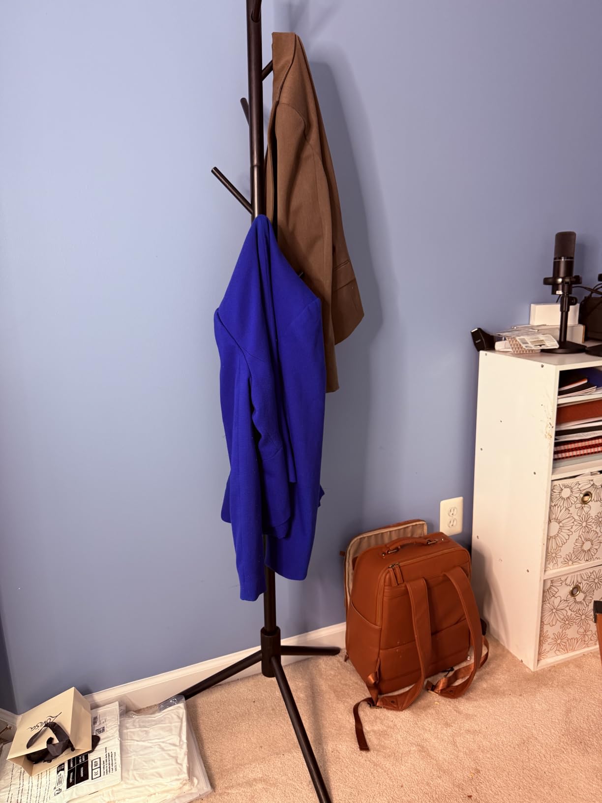 WANGMUXIA Coat Rack, Freestanding Coat Rack with 8 Hooks and 3 Adjustable Size Tree Coat Racks for Bedroom, Hallway, Entrance, Office, for Hats, Coats, Scarves, Handbags customer photo 2