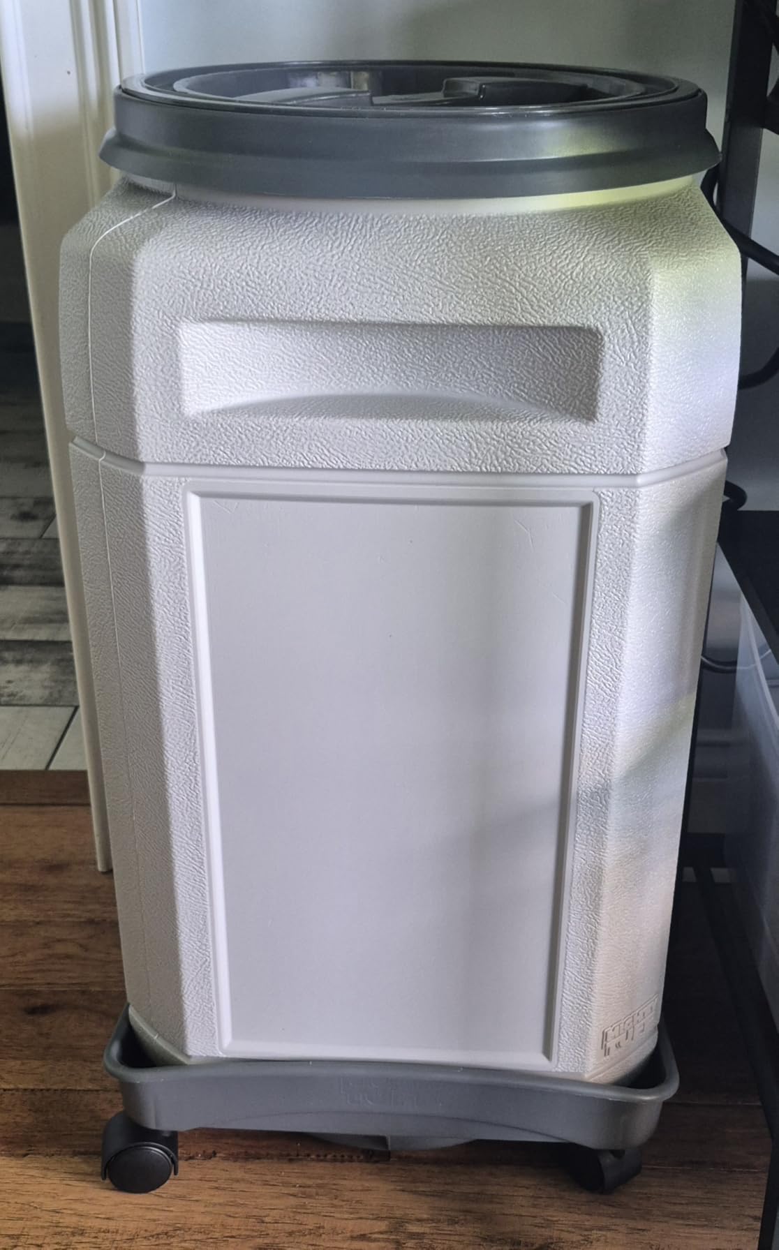 Mighty Tuff Airtight Dog Food Storage Container – 13 Gal, up to 54 lb Capacity – Cat and Dog Food Container with Twist Lid & Handles – BPA-Free, Made in USA customer photo 2