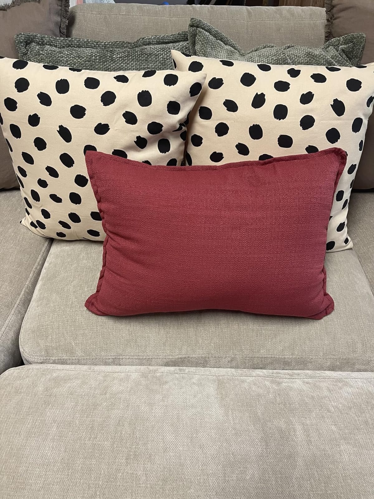 LANE LINEN 4 Pack 18x18 White Throw Pillow Inserts for Decorative Pillow Covers, Couch Pillows for Living Room, Fluffy Pillows for Bed customer photo 2