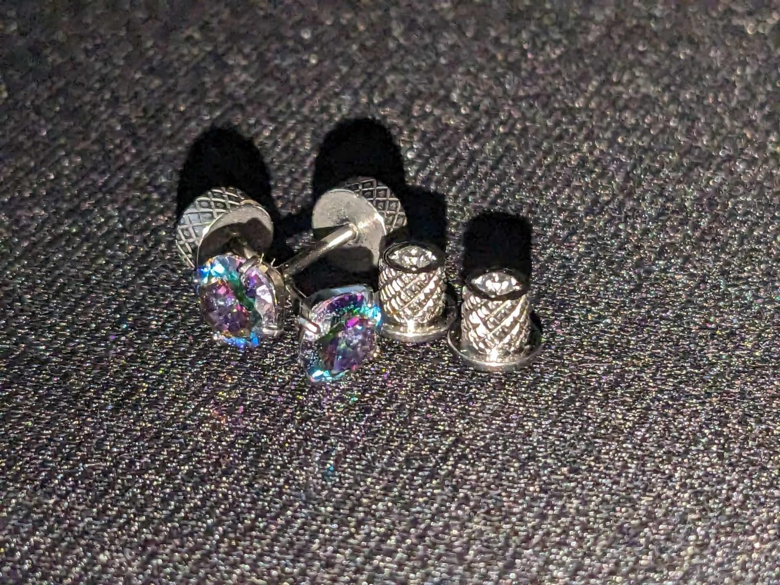 Limerencia Hypoallergenic G23 Implant Grade Titanium Screw Back Earrings customer photo 2