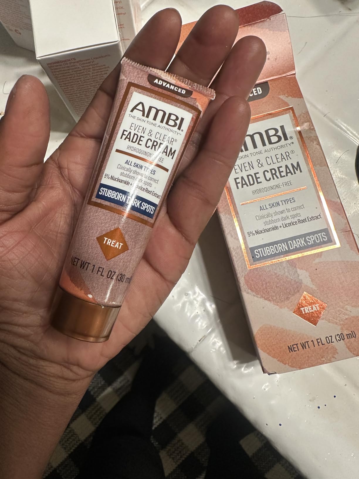 Ambi Even & Clear Advanced Fade Cream, Hydroquinone-free, Hyperpigmentation Treatment, Stubborn Dark Spot Corrector, Results In As Little As 2-3 Weeks, Niacinamide, Licorice Root Extract, PHA, 1 Fl Oz customer photo 2