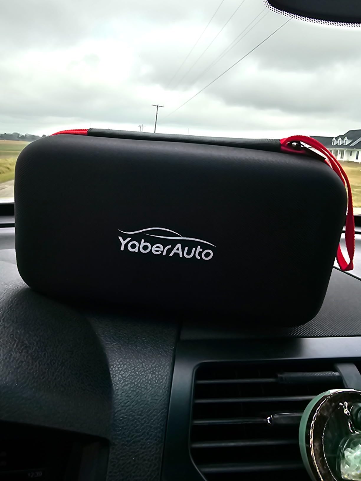 YaberAuto 8000A Jump Starter 99Wh 65W Fast Charging (All Gas/12.0L Diesel) customer photo 2