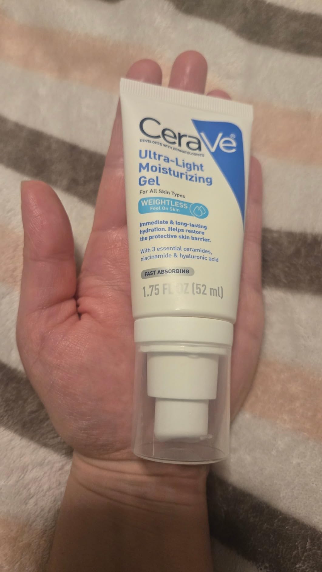 CeraVe Ultra-Light Moisturizing Gel, Niacinamide Face Moisturizer, 1.75oz customer photo 1