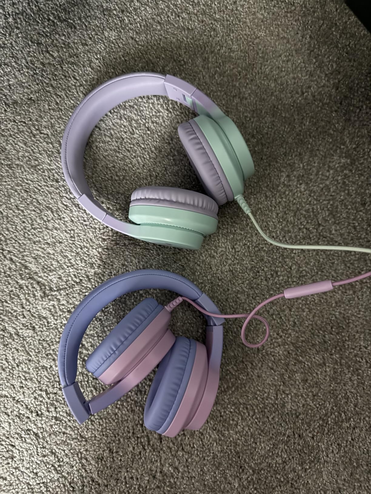 Candy Bila Wired Kids Headphones for School, Over-Ear for Boys Girls customer photo 1