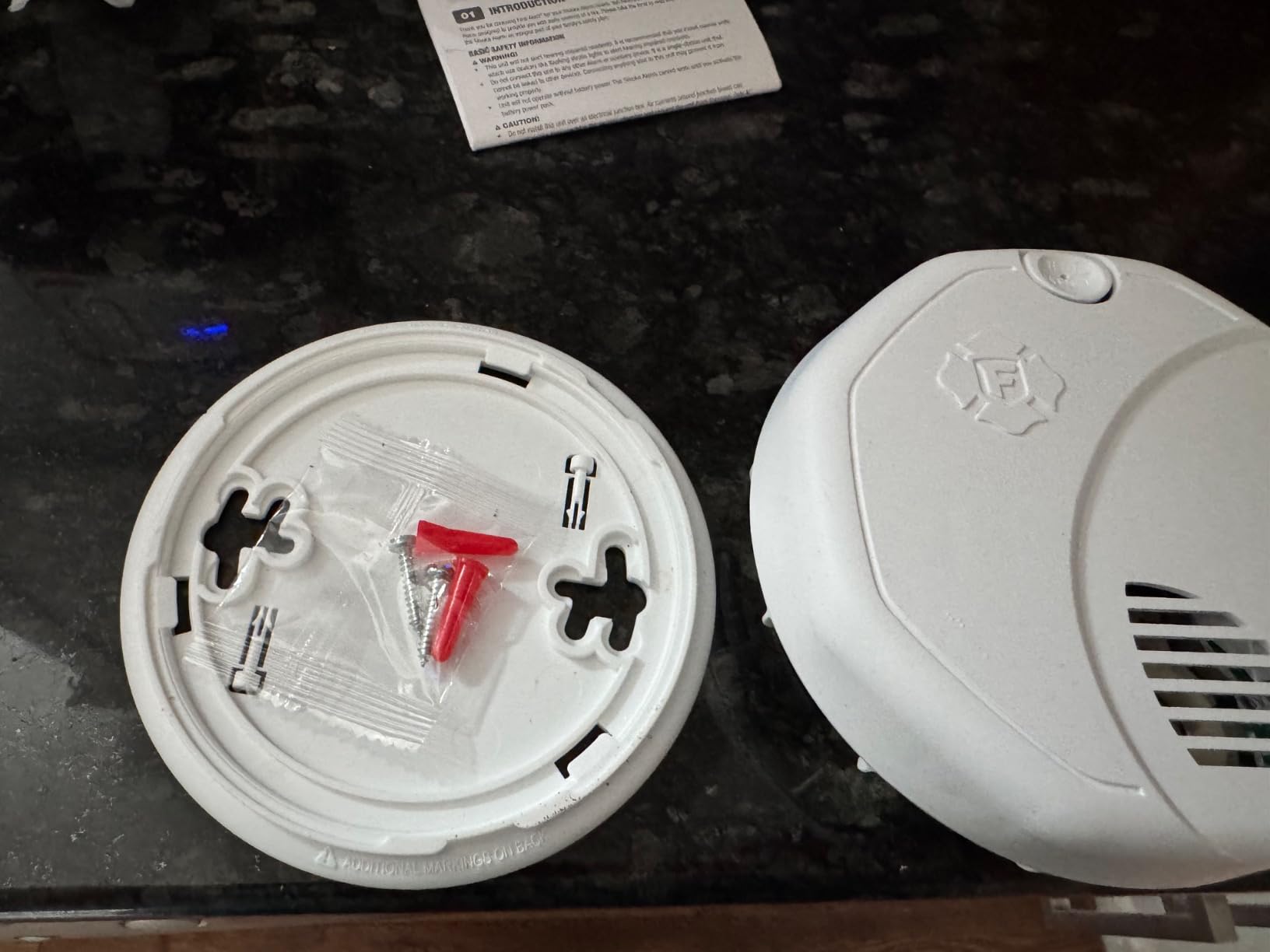 First Alert 10-Year Battery Smoke Alarm, Dual Sensor customer photo 2