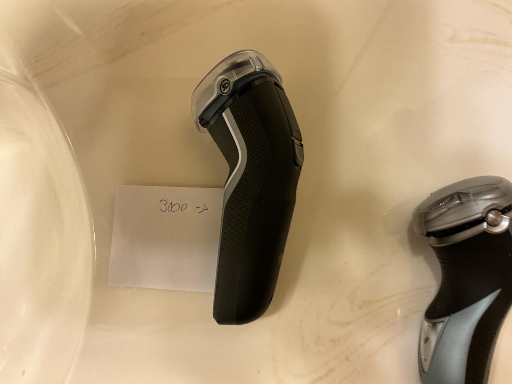 Philips Norelco 3900 Electric Shaver, Storm Blue customer photo 1