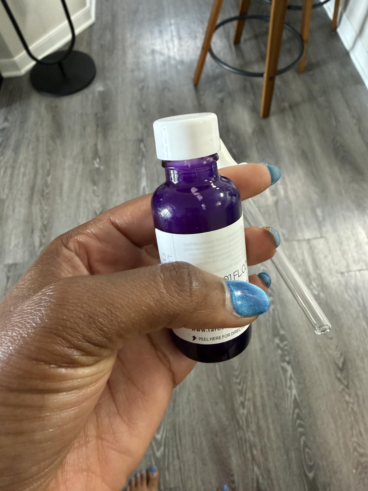 La Roche-Posay Mela B3 Niacinamide Serum, Anti-Aging Dark Spot Corrector customer photo 2