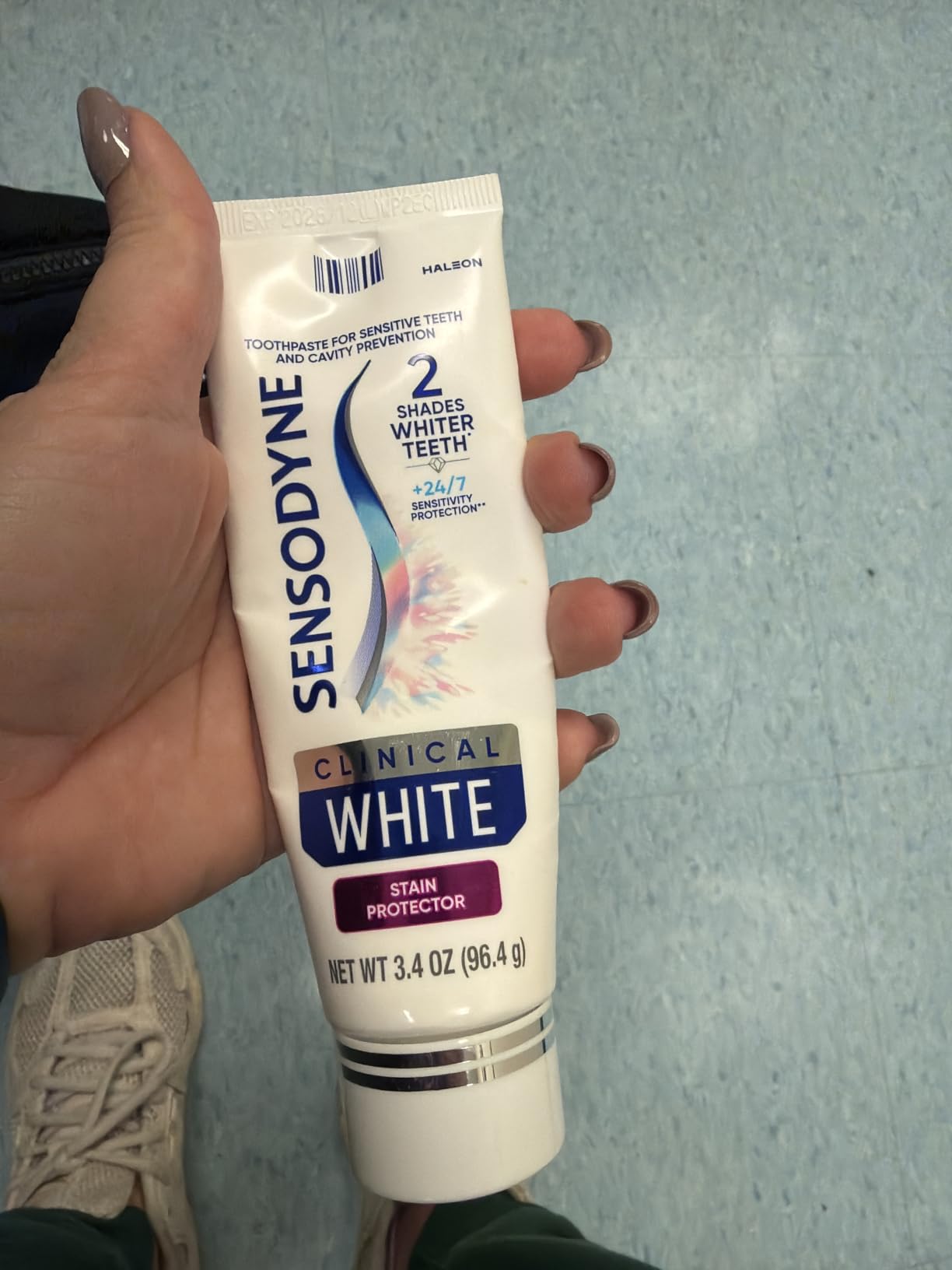 Sensodyne Clinical White Stain Protector Toothpaste, 3.4 oz customer photo 1