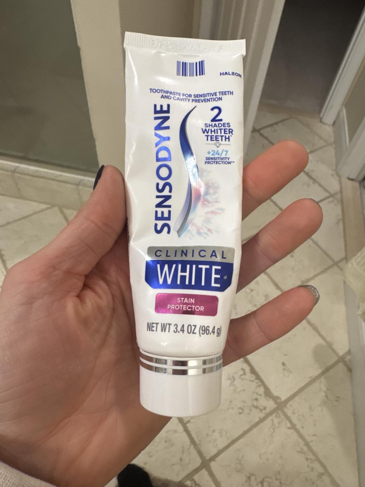 Sensodyne Clinical White Stain Protector Toothpaste, 3.4 oz customer photo 2
