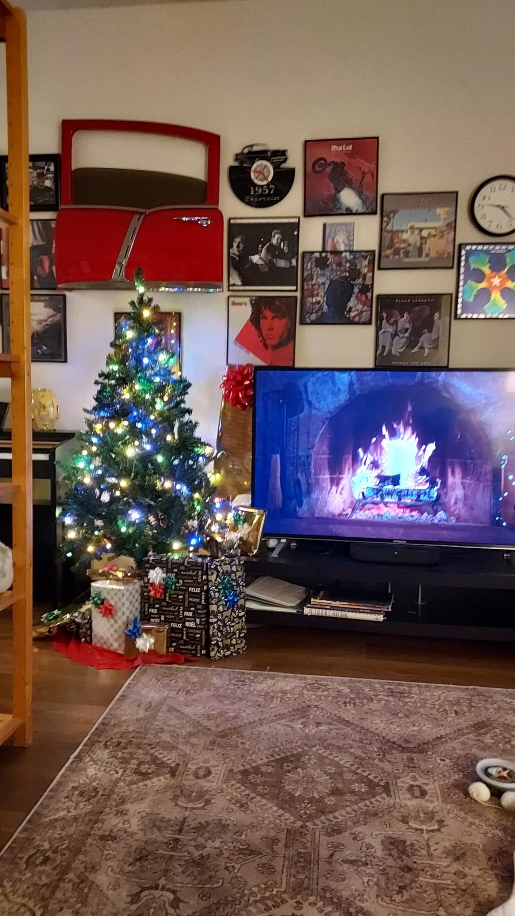 Goplus 5FT Pre-Lit Artificial Christmas Tree, Hinged Spruce Xmas Full Tree with 150 LED Multicolor Lights, 11 Lighting Modes, 600 PVC Branch, Foldable Base, for Indoor Home Office Decoration customer photo 2