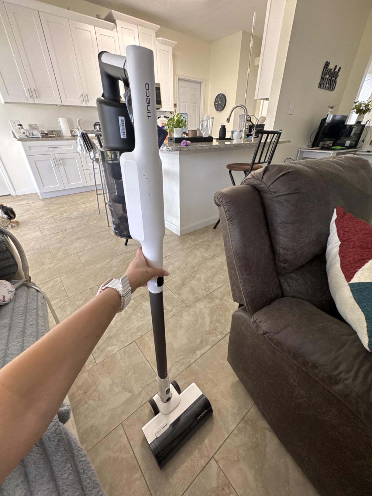 Tineco A20 Cordless Stick Vacuum Cleaner, Powerful Suction, 3 Modes for Multi-Level Messes, 1L Larger Dustbin, Ergonomic Dual-Handle Design, Wall-Mount Dock, LED Headlight customer photo 1