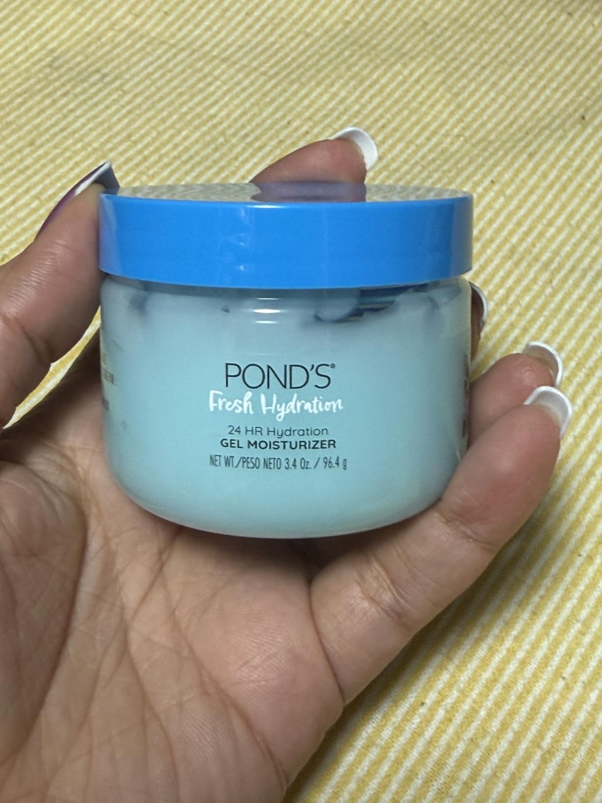 POND’S Fresh Hydration Gel Face Moisturizer, 24HR Hydration with Hyaluronic Acid, Vitamin E & B3 Niacinamide, Alcohol-Free, Oil-Free, Dermatologist Tested, 3.4 oz customer photo 2