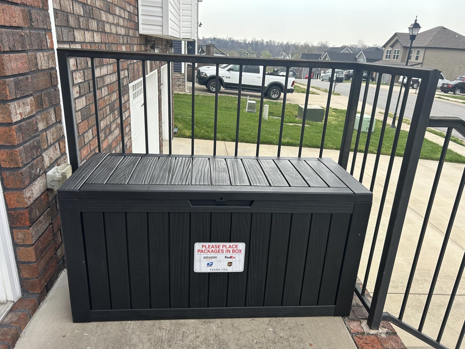 PatioZen 150 Gallon Resin Deck Box, Lockable Patio Outdoor Storage Box for Furniture, Garden Tools and Tools Storage, Waterproof Outside Storage Boxes - Black customer photo 1