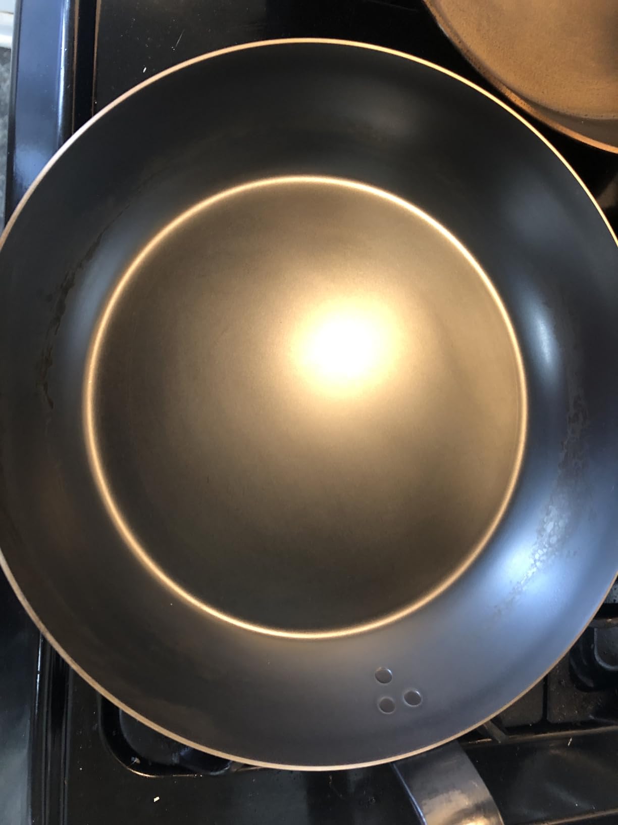 de Buyer - Blue Carbon Steel Fry Pan 2mm Thick - 12.5” Diameter, 9.13” Cooking Surface - Oven Safe - Naturally Non-Stick Finish - Made in France customer photo 1