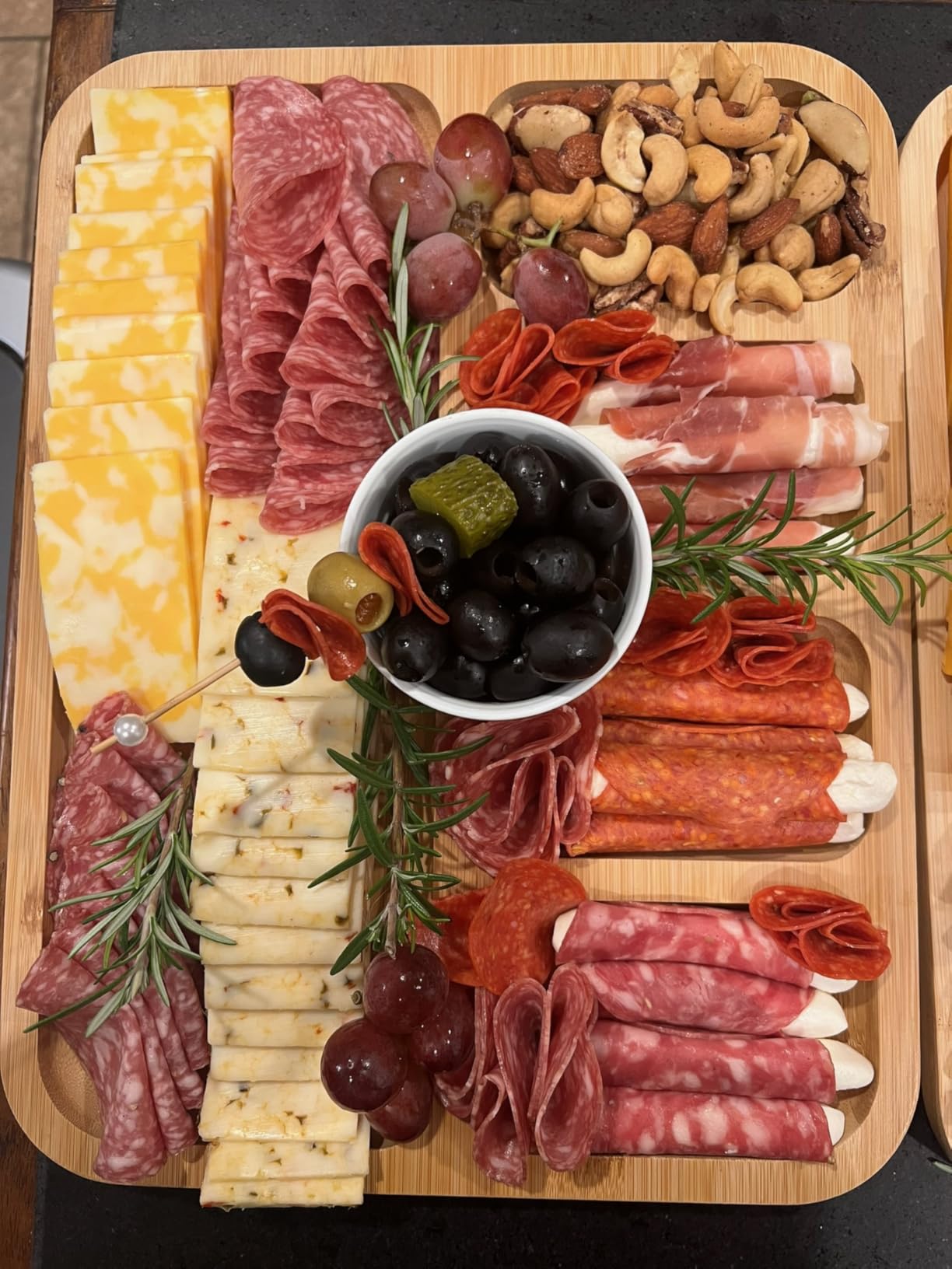 Renmxj Portable Charcuterie Boards with Lid, Cheese, Veggie & Snack Tray customer photo 1