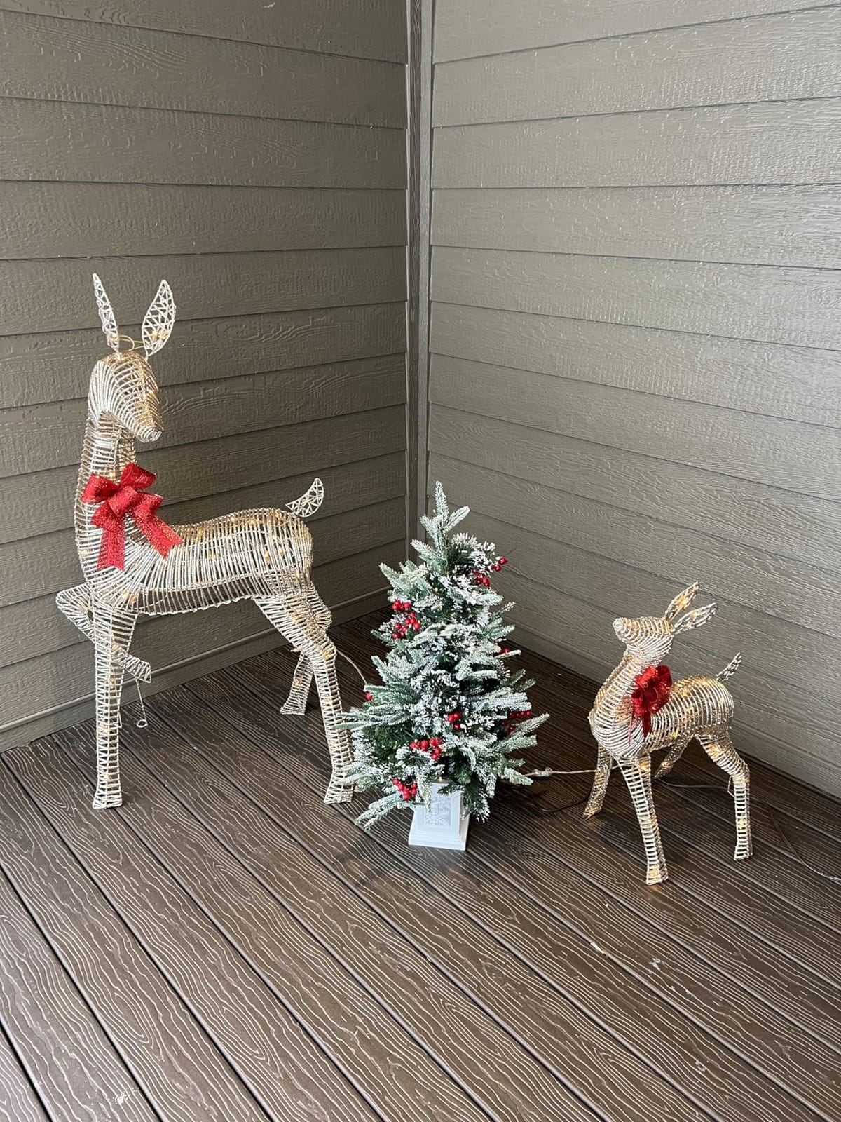 3-Piece 2D Lighted Christmas Deer Family Set - HOYECHI Large Outdoor Yard Reindeer Holiday Decoration with 145 LED Lights, Stakes, Zip Ties - Gold customer photo 1