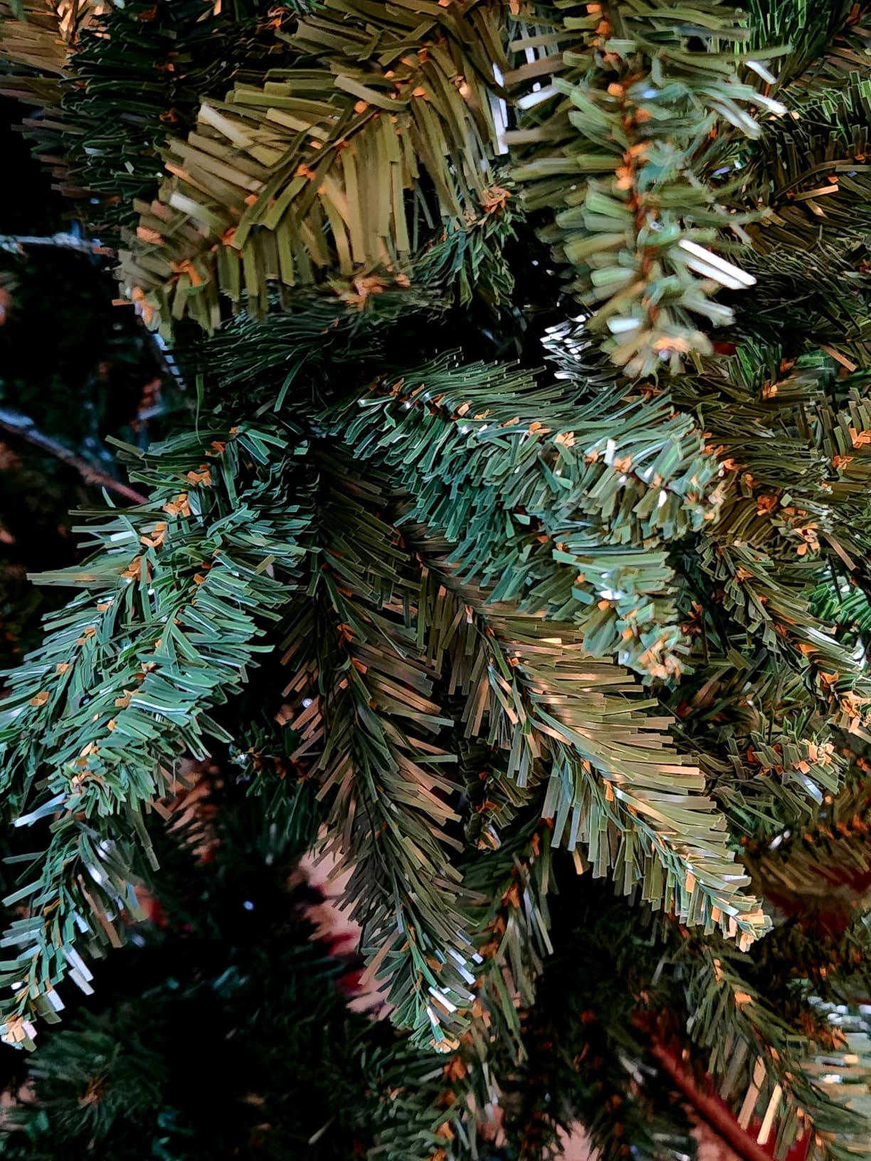 Best Choice Products Unlit Pencil Christmas Tree, 7.5ft Premium Artificial Tree, Realistic Spruce Holiday Decor w/ 1,075 Branch Tips, Metal Base customer photo 1