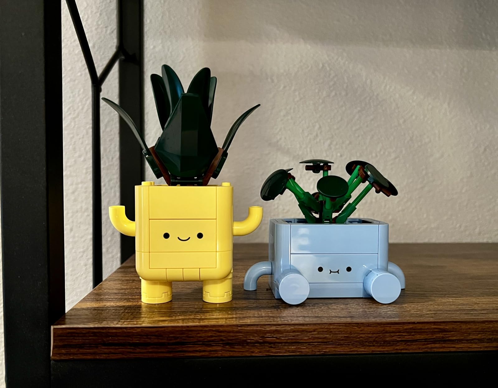 LEGO Botanicals Happy Plants Building Toy for Kids, Girls, and Boys 9+ - Playroom Decor for Desk or Shelf - Birthday Gift Idea for Young Gardeners - Artificial Indoor Plant for Play & Display - 10349 customer photo 1