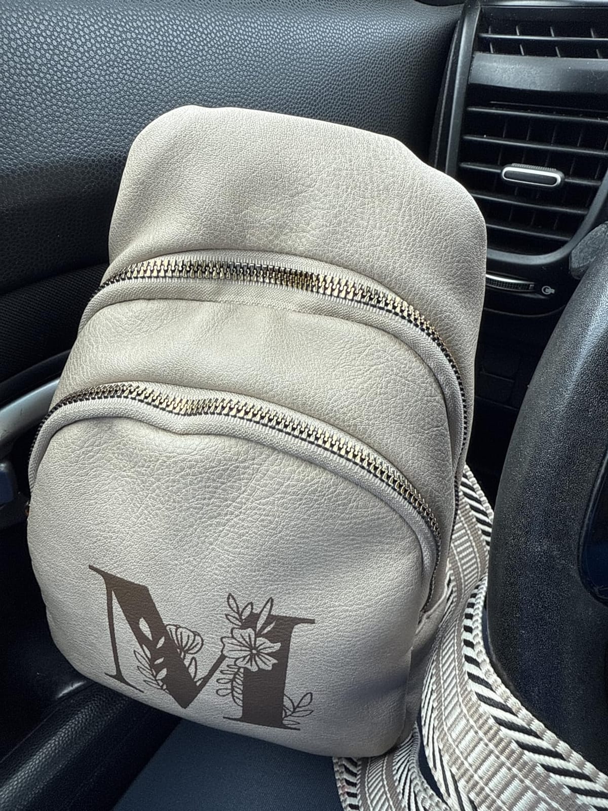 Viverte Crossbody Bags for Women Initial Sling Bag Cross Body Fanny Packs Personalized Gifts for Mom Women Wife customer photo 1