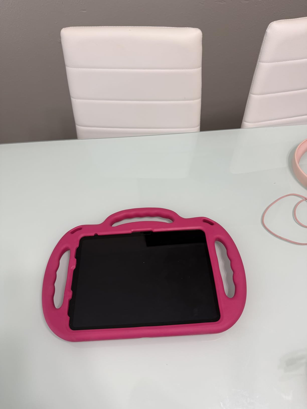 Apple iPad 11-inch: A16 chip, 11-inch Model, Liquid Retina Display, 128GB, Wi-Fi 6, 12MP Front/12MP Back Camera, Touch ID, All-Day Battery Life — Silver customer photo 1