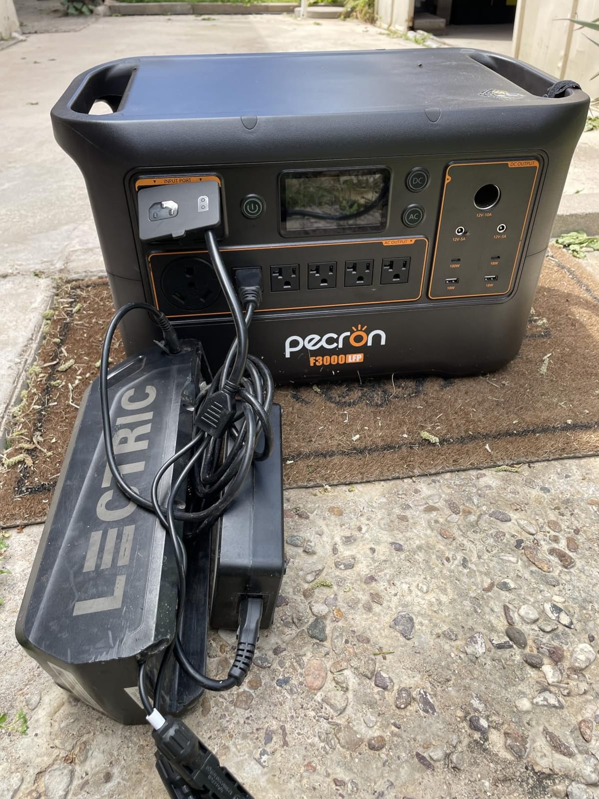 PECRON Portable Power Station F3000LFP, 3072Wh Solar Generator, 3600W LiFePO4 Battery Home Backup, Fast Charging Power Station Expand Capacity to 10752Wh, Solar Generators for Home Use, Camping, RV customer photo 1