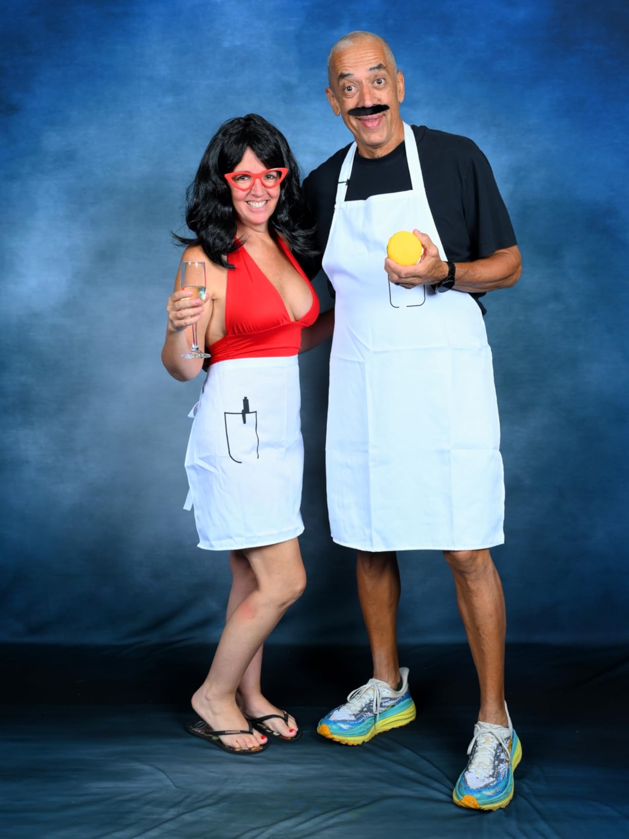 MOVINPE Burger Shop Couple Costume Set for Adults, Chef & Waitress Outfit with Aprons, Wig, Beard, Glasses & Hamburger Prop – Funny Restaurant-Themed Halloween Cosplay for Men & Women customer photo 1