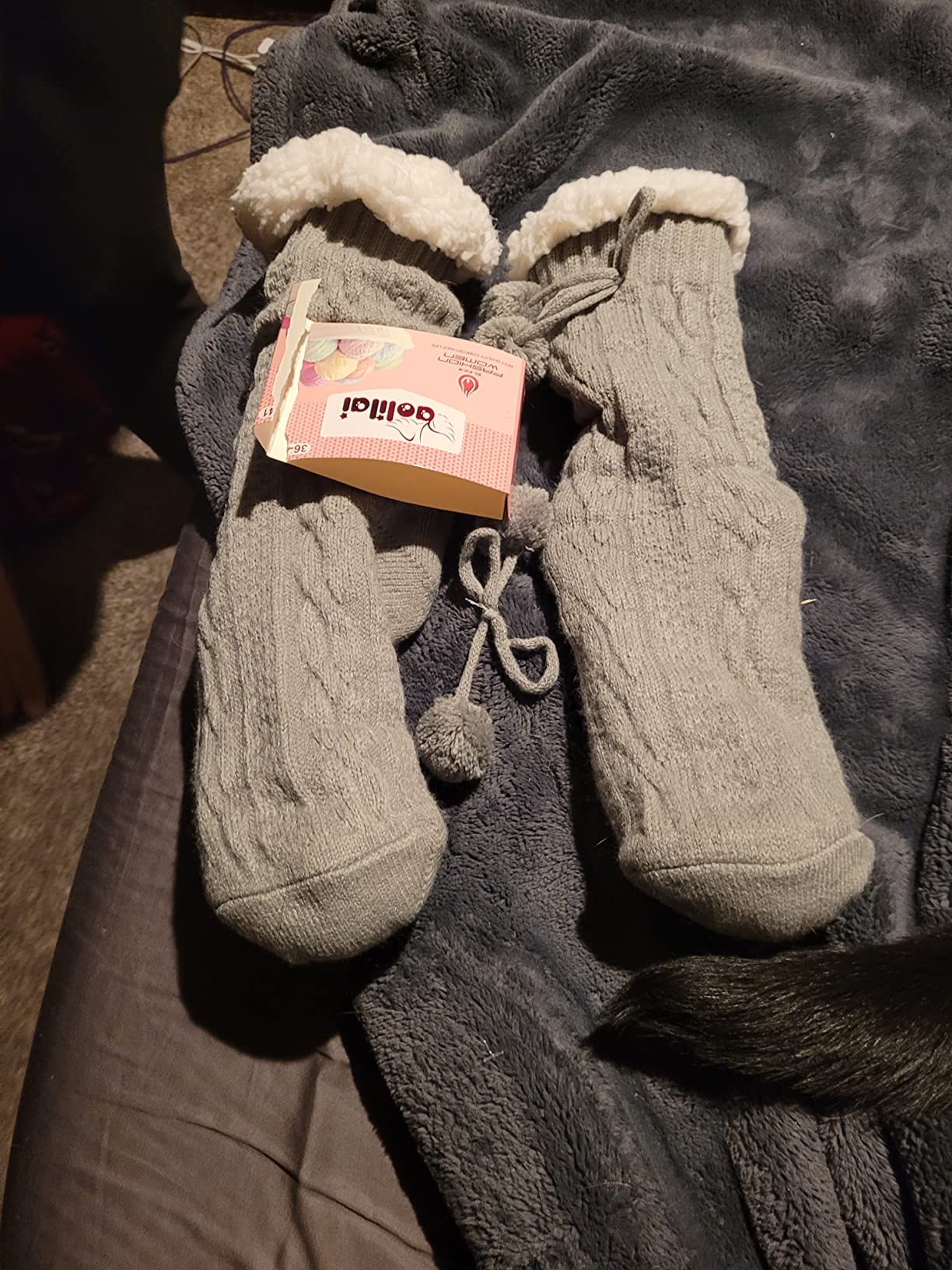 EBMORE Slipper Fuzzy Socks for Women Fluffy Cozy Cabin Winter Warm Soft Fleece Comfy Thick Socks with Grips customer photo 2