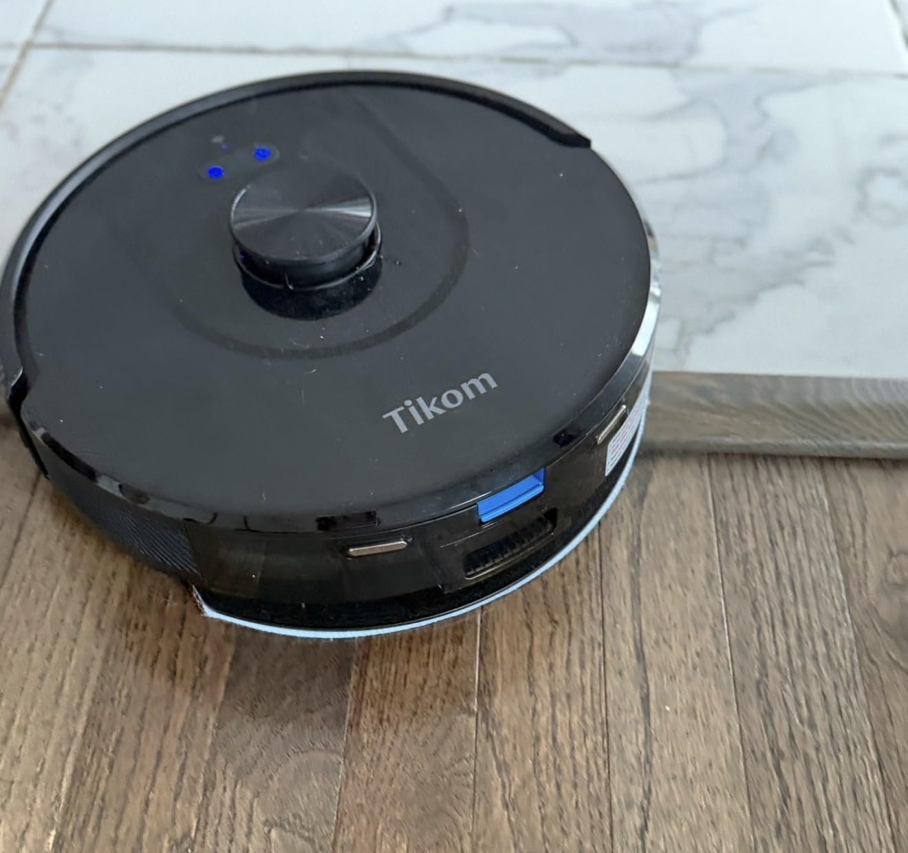 Tikom Robot Vacuum and Mop, Robotic Vacuum Cleaner with Self-Emptying Base customer photo 2