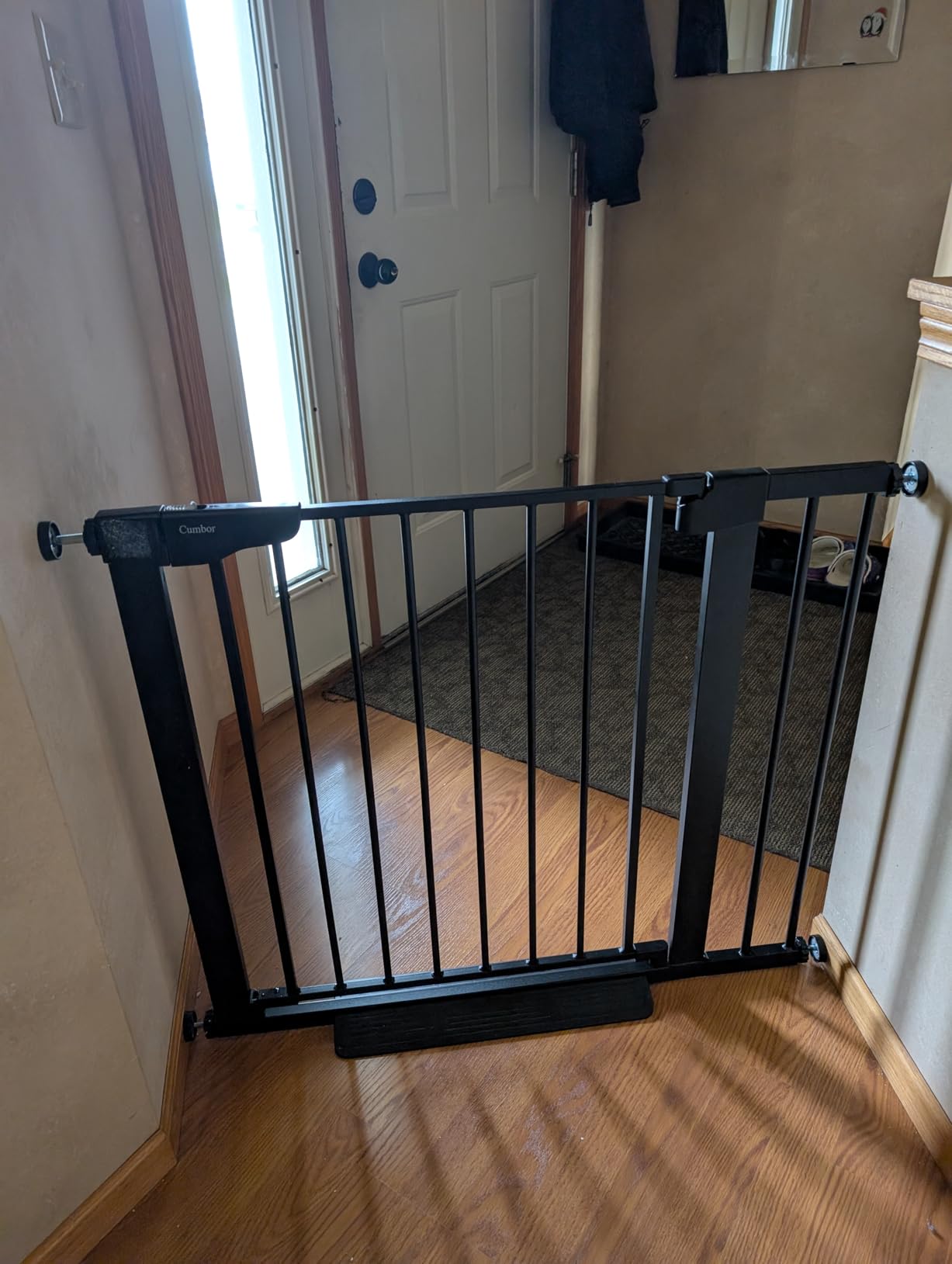 Cumbor 36.6-64 in Extra Wide Baby Gate for Stairs, Dog Gate Indoor, Black customer photo 1