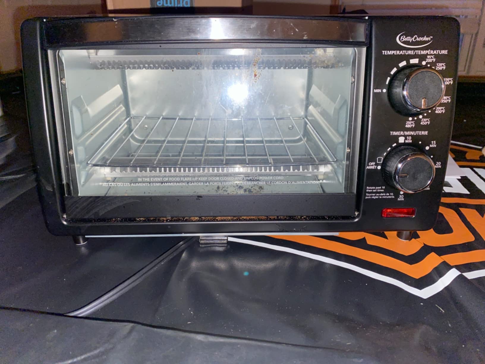 Betty Crocker 9L 2-Slice Toaster Oven, 1000 Watts, BC-5665B, Black/Silver customer photo 1