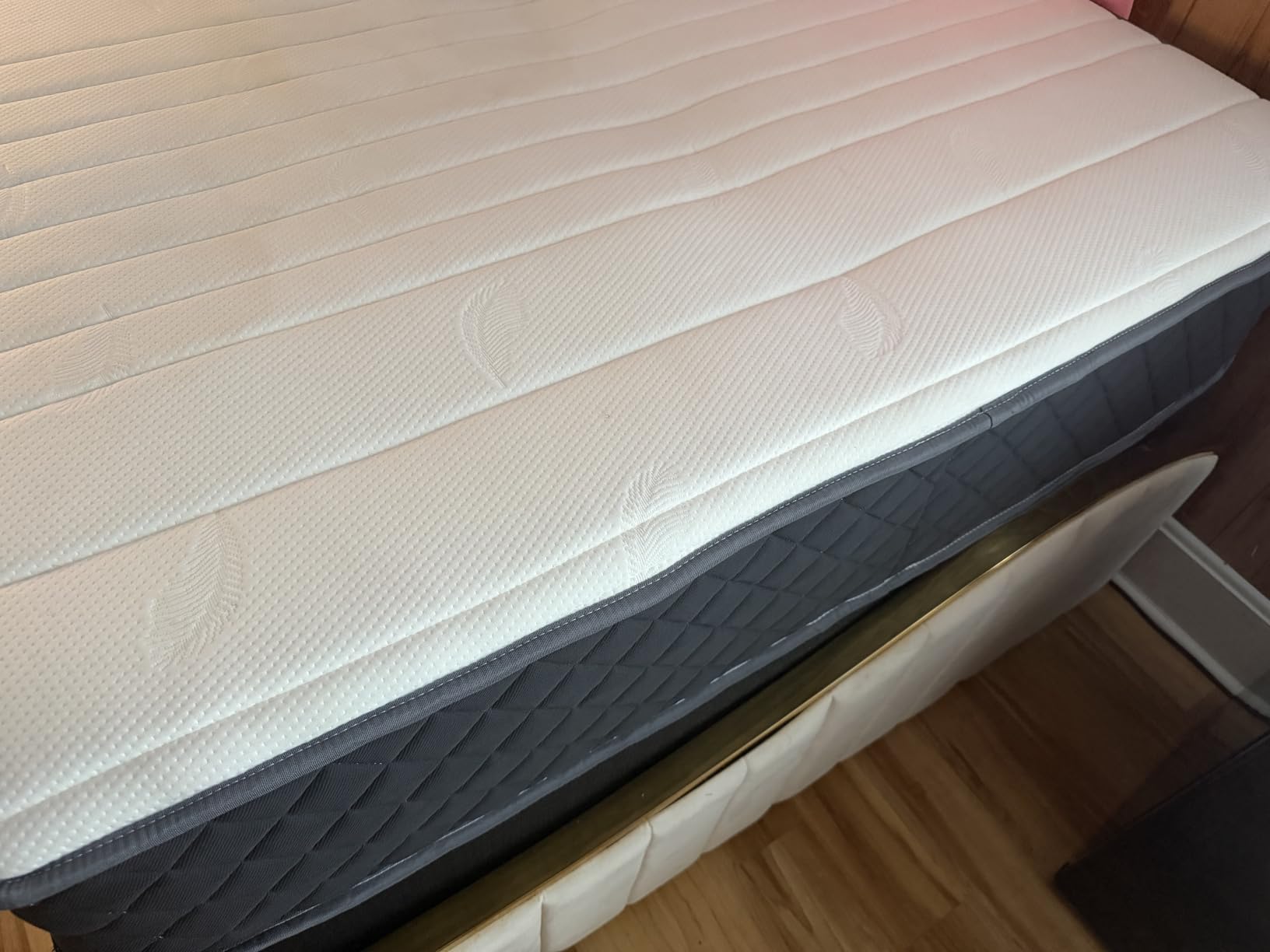 12 Inch Queen Mattress, Hybrid with Motion-Isolating Pocket Springs customer photo 1