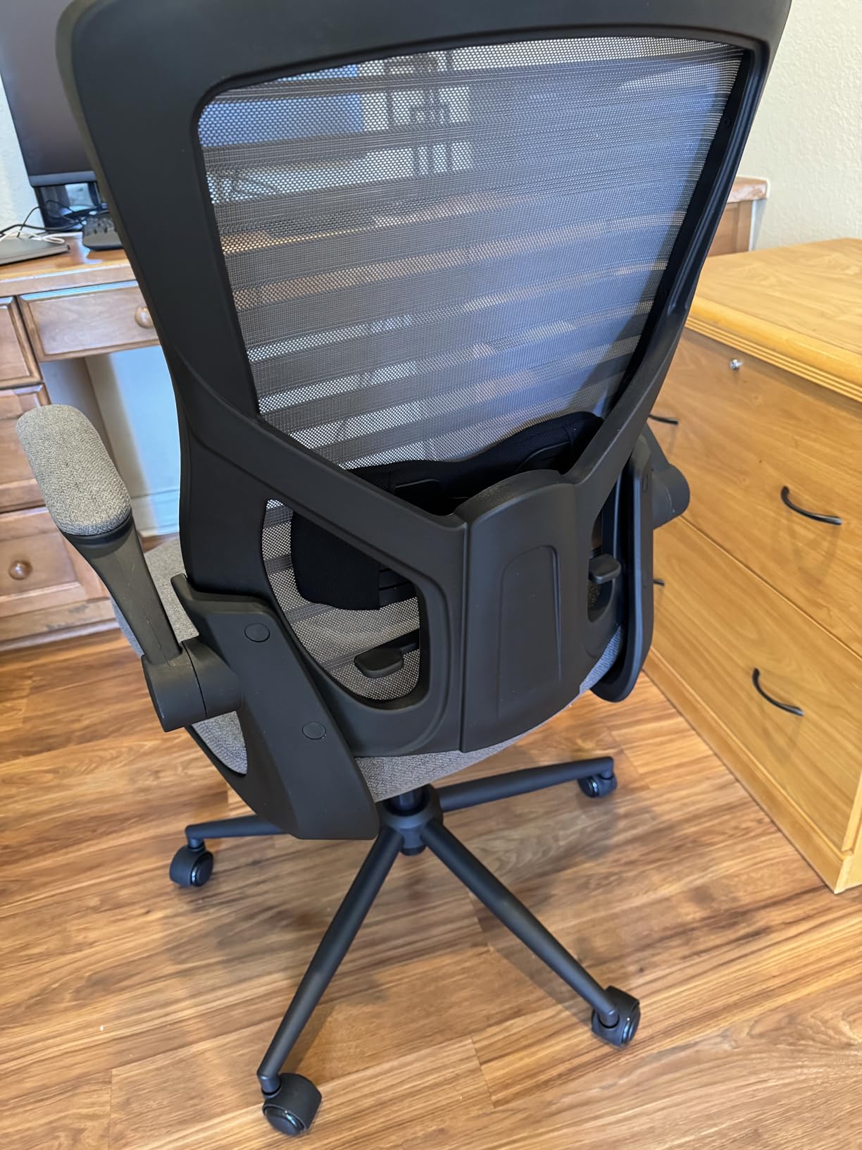 Office Desk Chair for Long Hours & Lower Back Pain Relief – 4“ Thick Molded Foam Cushion, Enhanced Lumbar Support, Padded Flip-up Armrests, Ideal for Office or Study, Black customer photo 1