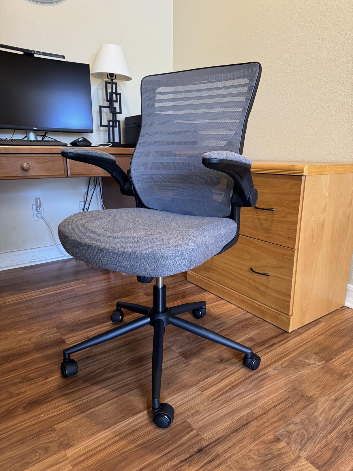 Office Desk Chair for Long Hours & Lower Back Pain Relief – 4“ Thick Molded Foam Cushion, Enhanced Lumbar Support, Padded Flip-up Armrests, Ideal for Office or Study, Black customer photo 2