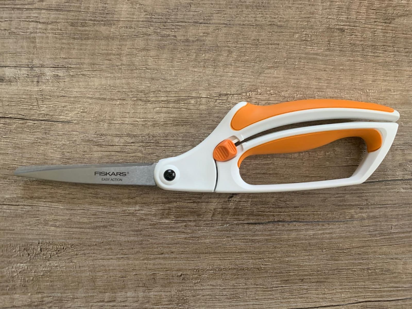 Fiskars No.8 Premier Easy Action Bent Scissors 10-Inches customer photo 1