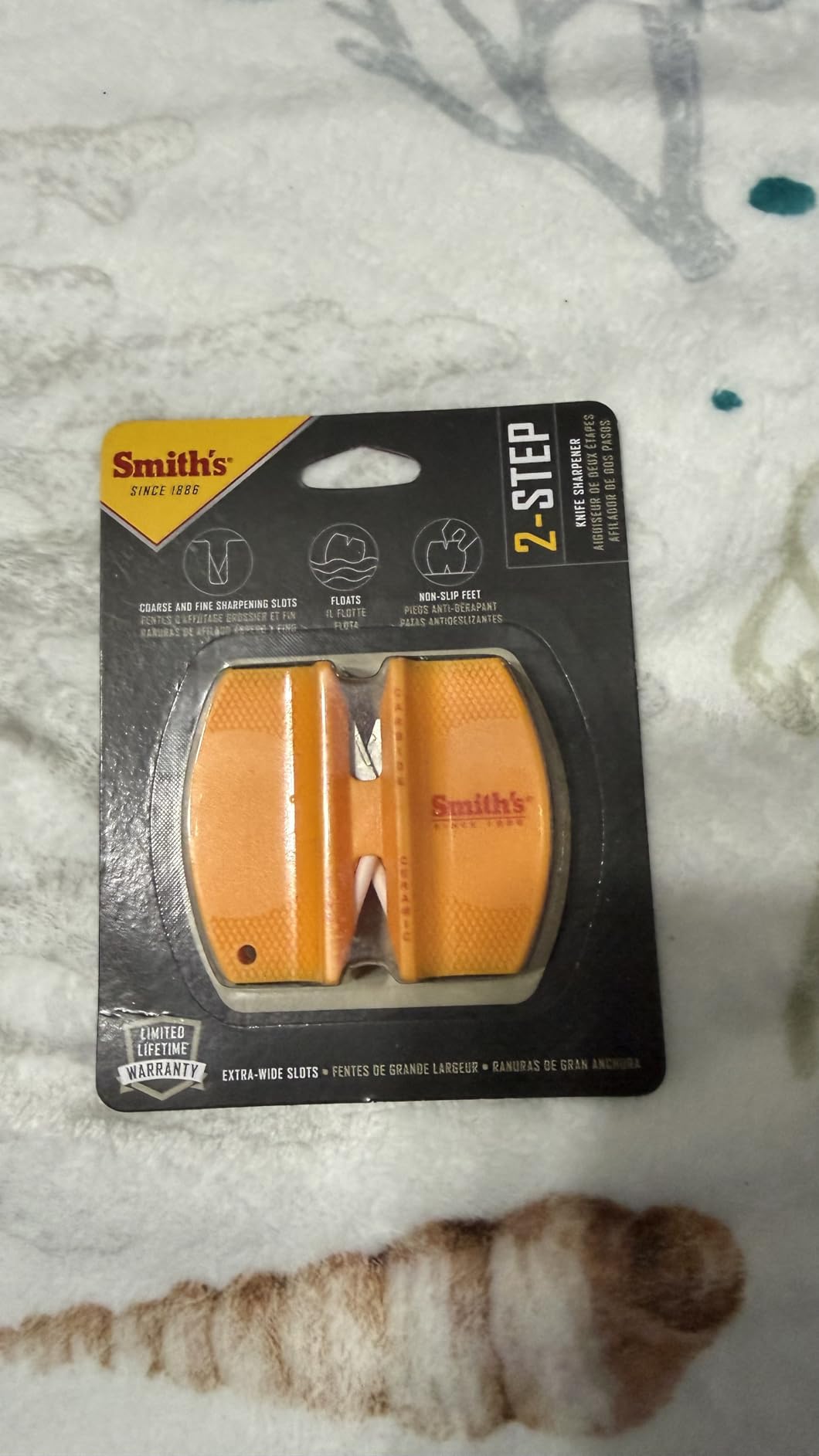 Smith's CCKS 2-Step Knife Sharpener - Yellow - 2-Step Preset Coarse & Fine Slots - Outdoor Handheld Knife Sharpener - Fishing, Hunting, Fillet, Pocket Knives - Compact Plastic Portable Keychain Tool customer photo 1