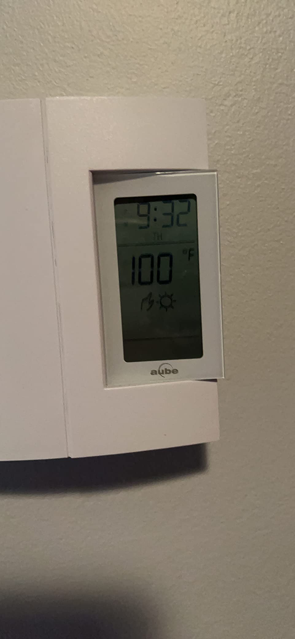 Aube by Honeywell Home TH106 Electric Heating 7-Day Programmable Thermostat customer photo 2