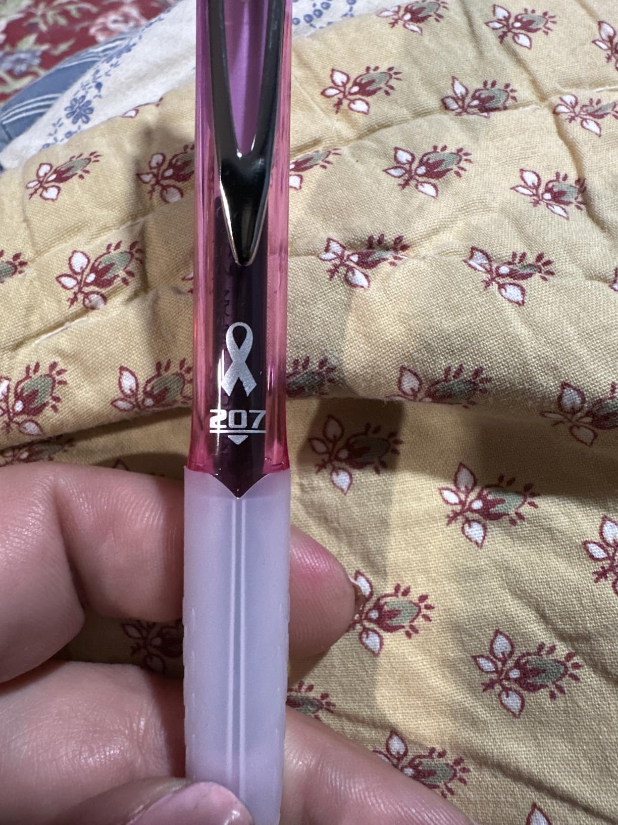 uniball™ 207 Gel Pens, Black Ink, 0.7mm Medium Point, Retractable, 12 Count customer photo 1