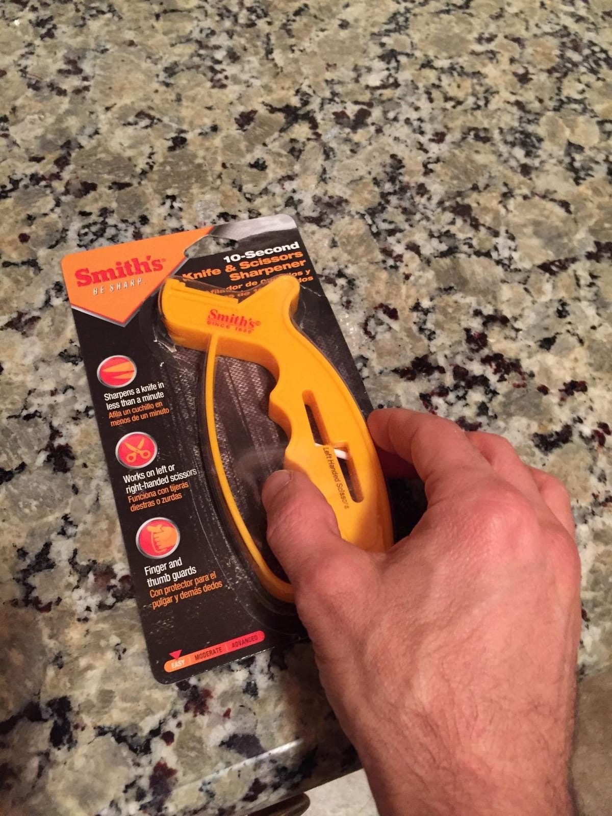 Smith’s JIFF-S 10-Sec Knife & Scissors Sharpener - Right & Left-Handed Scissors - Carbide Blades - Outdoor Sharpener for Pocket, Hunting, Fishing & Kitchen Knives - Handheld Pullover Sharpener customer photo 1