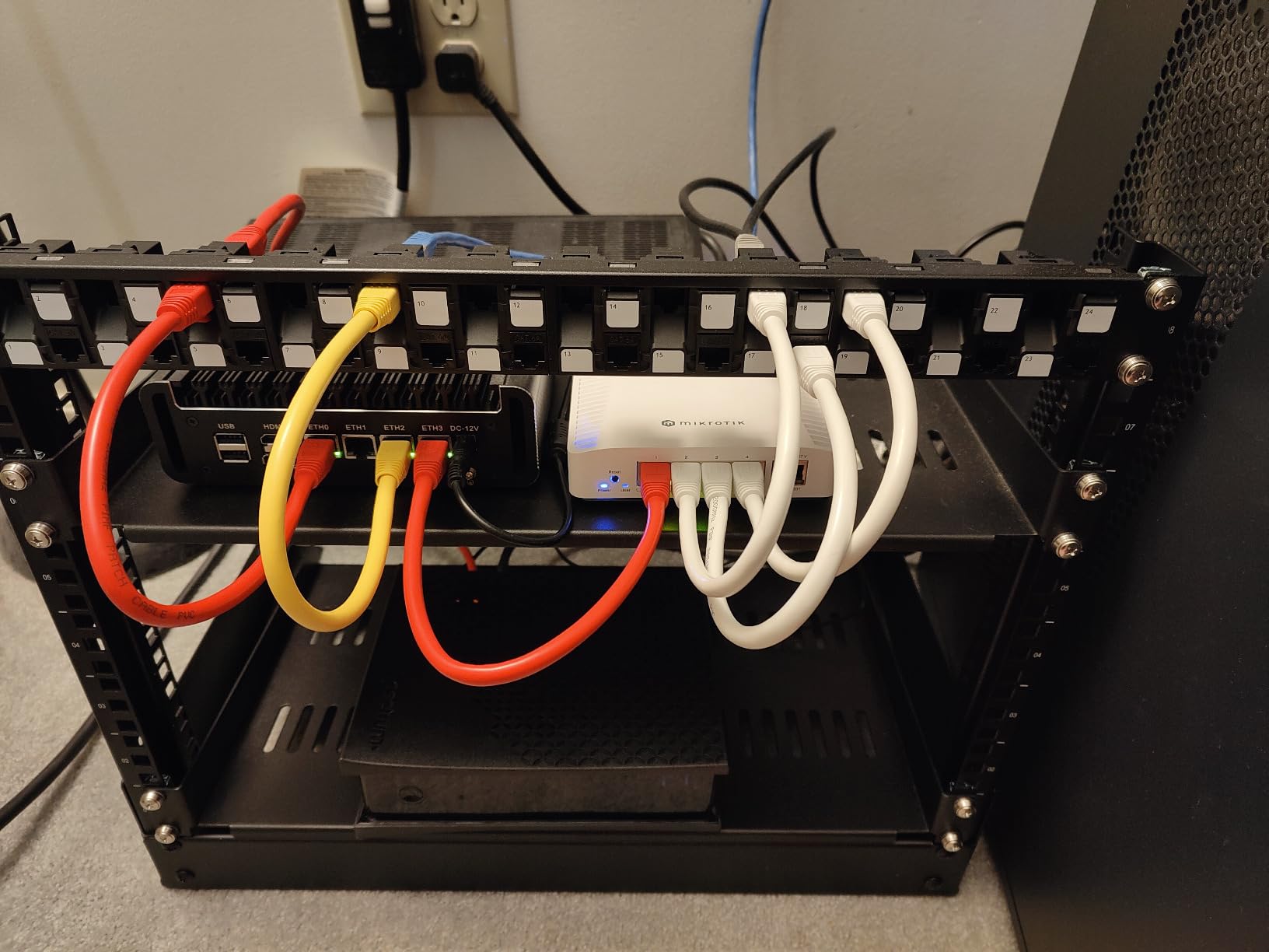 StarTech 12U 2-Post Desktop Open-Frame Rack, 19in, 110lb, TAA (RK12OD) customer photo 1