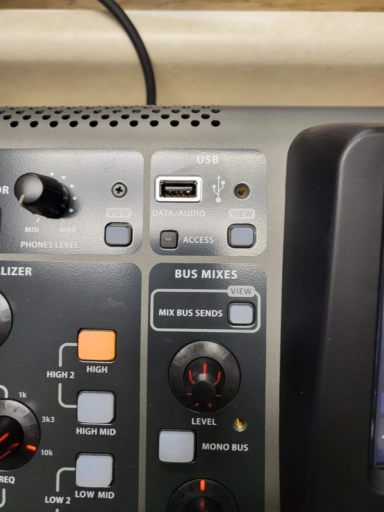 BEHRINGER X32 COMPACT customer photo 2