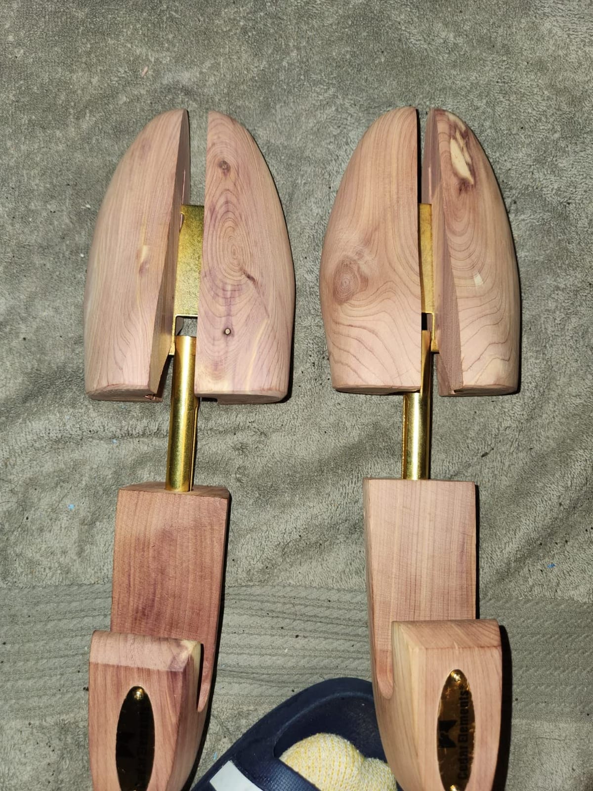 Cedar Elements Combination Cedar Shoe Trees - 2 Pack customer photo 2